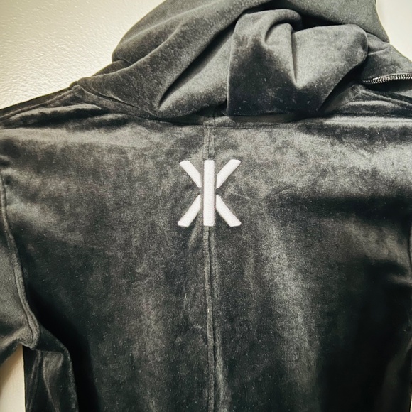 🖤AUTHENTIC ONEPIECE ORIGINAL FITTED ONESIE - Picture 5 of 10